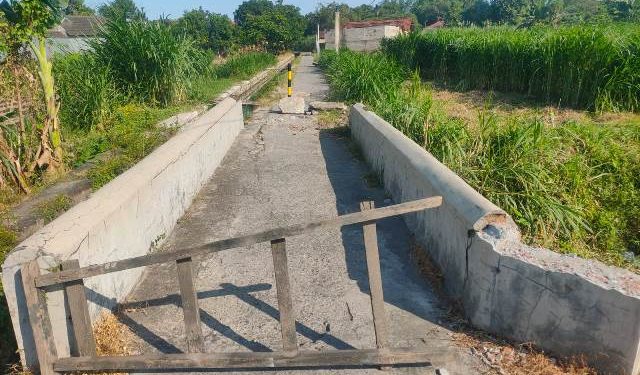 Jembatan yang ambrol (Oktavian Yogi Pratama)
