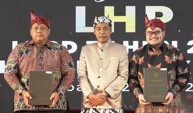 Penyerahan penghargaan WTP (istimewa)