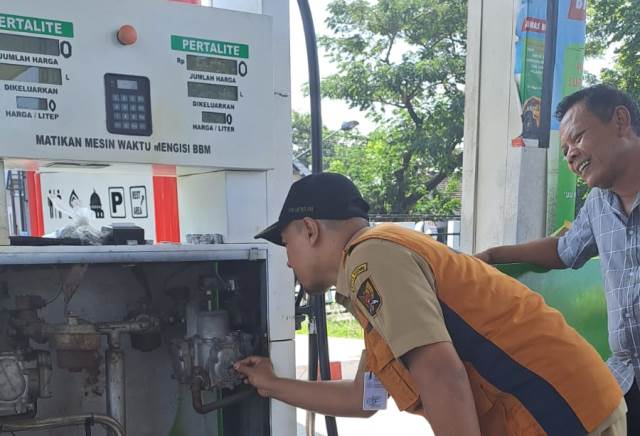 Tindaklanjuti Aduan Masyarakat SPBU Tamanan Diperiksa Tindaklanjuti Aduan Masyarakat SPBU Tamanan Diperiksa
