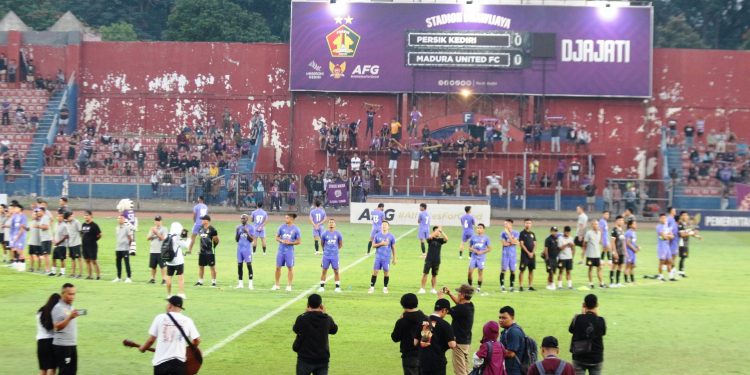 Suasana launching tim Persik Kediri (Nanang Priyo Basuki)