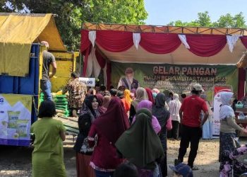 Gelar Pangan Murah di halaman Kantor Kecamatan Ngasem (Wildan Wahid Hasyim)