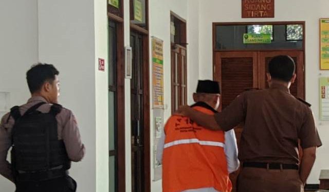 Terdakwa AS dihadirkan di persidangan (Kintan Kinari Astuti)