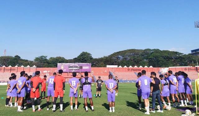 Latihan taktik di Stadion Brawijaya (Sigit Cahya Setyawan)