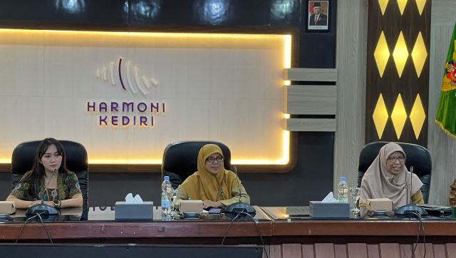 Siap Salurkan Banmod ke 6.666 Penerima, Pemkot Kediri Gelar Rakor Persiapan Penyerahan Banmod DBHCHT 2023 Siap Salurkan Banmod ke 6.666 Penerima, Pemkot Kediri Gelar Rakor Persiapan Penyerahan Banmod DBHCHT 2023