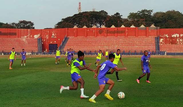 Latihan digelar Selasa sore di Stadion Brawijaya (Sigit Cahya Setyawan)