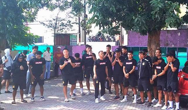 Tim Persik saat berangkat menuju Sleman (Sigit Cahya Setiawan)