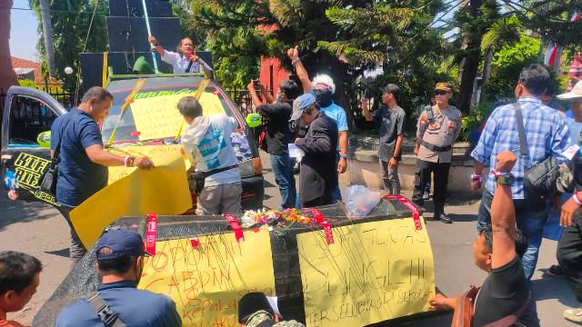 Gabungan LSM Laporkan Oknum Kepala Sekolah Terlibat Pungutan Liar