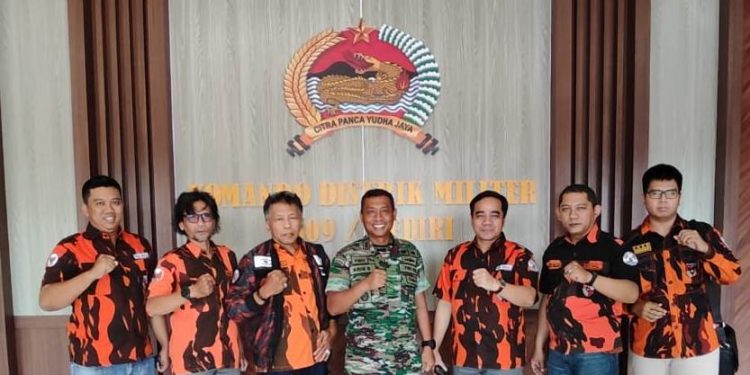 Rombongan MPC Pemuda Pancasila terpilih saat bertemu Dandim 0809 Kediri (humas)