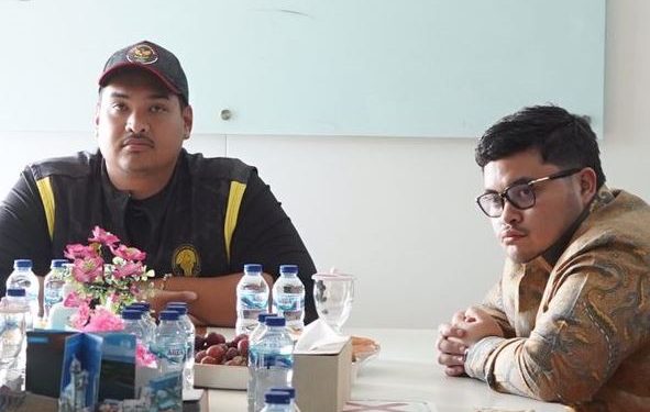Mas Dhito saat dampingi Menpora Mas Dito kunjungi pembangunan bandara (istimewa)