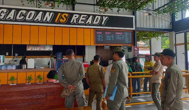 Penutupan Mie Gacoan di Jalan Urip Sumoharjo (Oktavian Yogi Pratama)