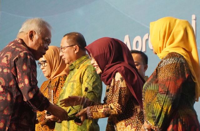 Kerja Keras Mas Dhito Optimalkan Pengolahan Sampah di Kabupaten Kediri, Raih Penghargaan dari Kementerian PUPR