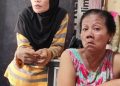 Nuryati berjilbab hitam dan Purwati, merupakan istri dan mertua Alan (Nanang Priyo Basuki)
