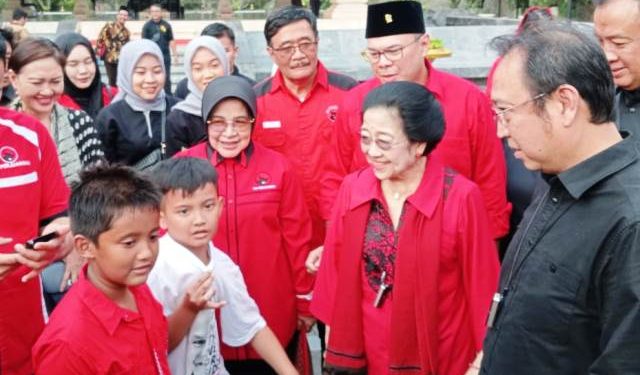 Kehadiran Ketua Umum PDI Perjuangan, Megawati Soekarno Putri di Makam Bung Karno (istimewa)