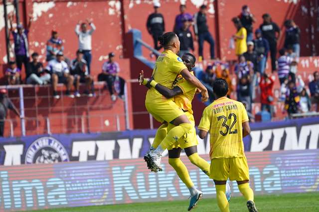 Persik Kembali Pesta Gol Derby Jatim, Bekuk Madura United