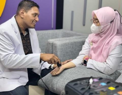 dr. Fundhi Khrisna, Dokter Spesialis Rehabilitasi Medis RSUD Gambiran Kota Kediri (istimewa)