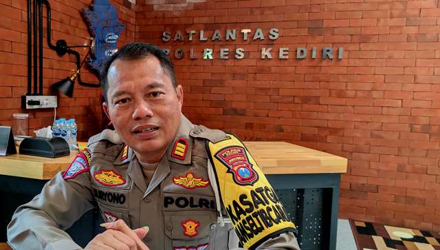 Mengenal Pejabat Baru AKP Suryono, Kasat Lantas Polres Kediri Hobi Unik Mandikan Kambing