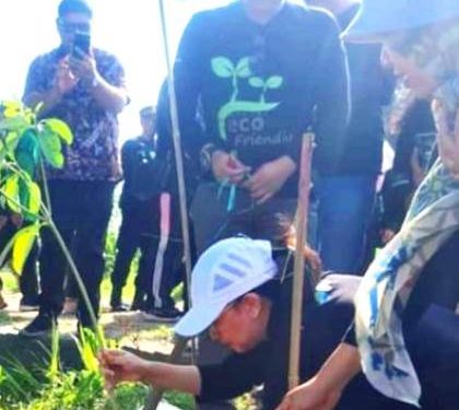 Acara tanam pohon oleh Ketua PKK Kabupaten Kediri, Mbak Cicha (istimewa)