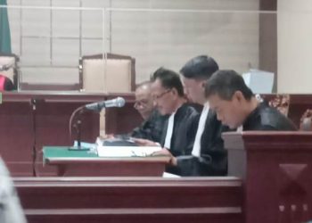 Suasana sidang dengan terdakwa Hari Amin di Pengadilan Tipikor Surabaya (istimewa)
