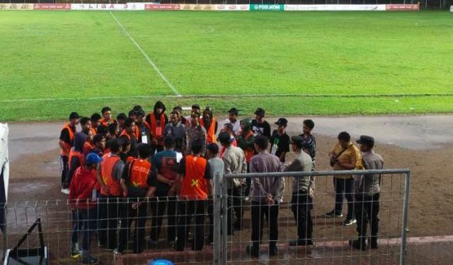 Pasca kericuhan di Stadion Canda Bhirawa Pare (Sigit Cahya Setyawan)