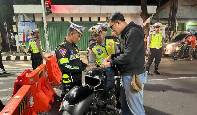 Operasi penindakan di Jalan Erlangga Kota Kediri pada Sabtu malam (humas)