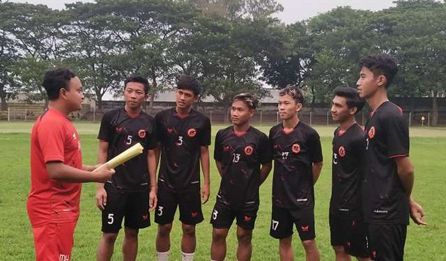 Para pemain baru Persedikab mulai berlatih (Sigit Cahya Setyawan)