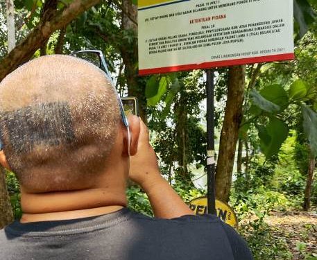 Papan pengumuman peraturan daerah sebelumnya telah terpasang (Nanang Priyo Basuki)