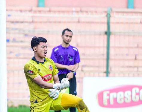 penampilan cemerlang kiper Persedikab Aldino Fanani