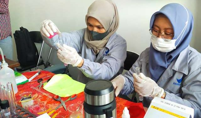 Pemeriksaan dilakukan BPOM bersama Dinkes Kota Kediri (Sigit Cahya Setyawan)
