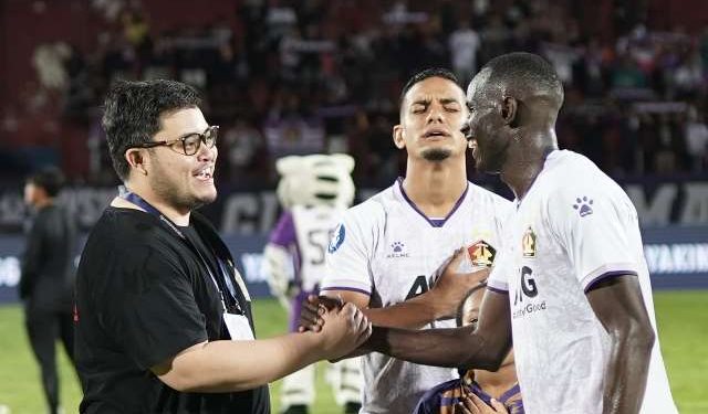 Mas Dhito secara khusus beri ucapan ke Flavio Silva usai laga (kominfo)