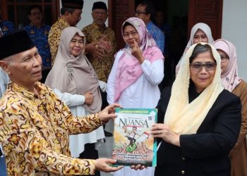 PJ Wali Kota Kediri Zanariah saat Silaturahim ke Ponpes Wali Barokah (humas)