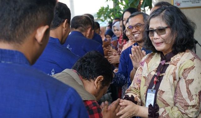 Halal bihalal dengan keluarga besar karyawan BPPKAD Kota Kediri (kominfo)
