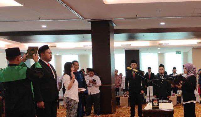 Suasana pelantikan PPK oleh KPU Kabupaten Kediri (Wildan Wahid Hasyim)