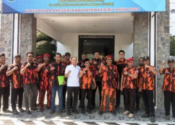 BPPH Pemuda Pancasila Kabupaten Kediri saat audensi di Kejari Kabupaten Kediri (Kintan Kinari Astuti)