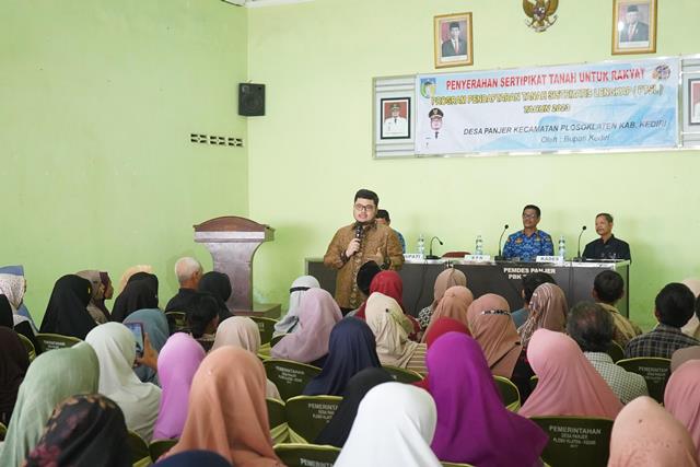 Mas Dhito Hibahkan 5 miliar, Tuntaskan PTSL di Kabupaten Kediri
