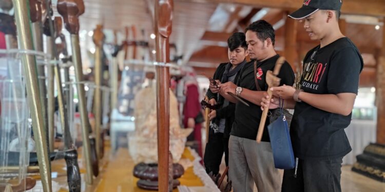 Suasana pameran keris di Pendopo Panjalu Jayati (Wildan Wahid Hasyim)