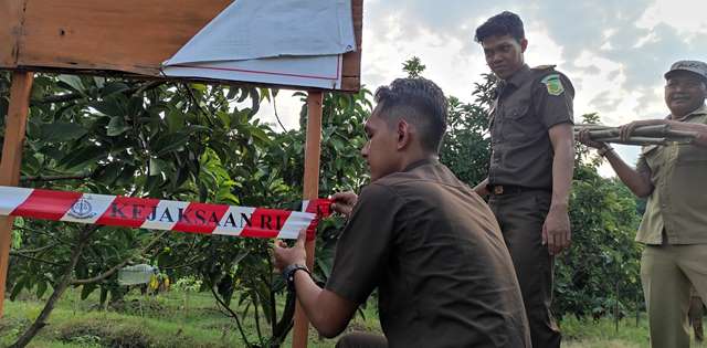 Tim Kejari Kabupaten Kediri Turun, Amankan Tiga Bidang Lahan Kasus Korupsi di Desa Jambean Kras