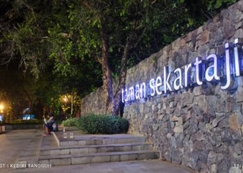 Pelajar mesum di taman Archives - kediritangguh.co