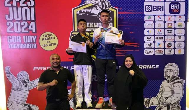 Fachri dan Fadhil didampingi orang tuanya (istimewa)
