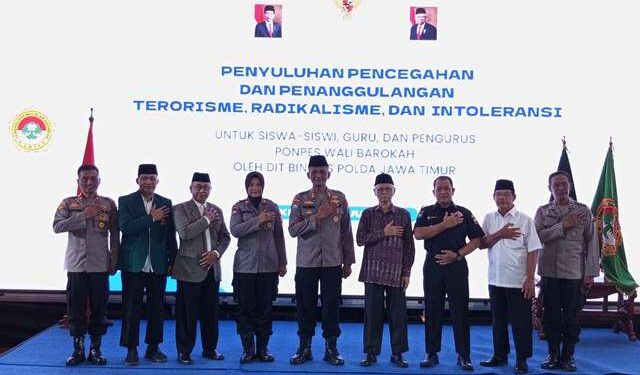 Acara sosialisasi pencegahan dan penanggulangan terorisme, radikalisme dan intoleransi di Ponpes Wali Barokah (Faustav Imaniarta Wijaya)