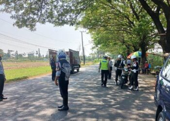 Operasi gabungan di Jalan Raya Kunjang (istimewa)