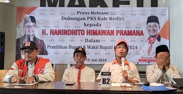 Jumpa pers digelar DPD PKS Kabupaten Kediri (Wildan Wahid Hasyim)
