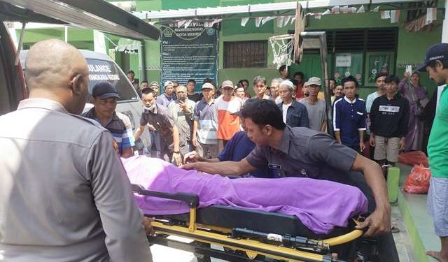 Jenasah korban tiba dibawa dua ambulance milik RS. Polda Bhayangkara (Sigit Cahya Setyawan)