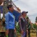Dansatgas TMMD Letkol. Inf. Aris Setiawan meninjau pengeboran sumur (Muhamad Dastian Yusuf)