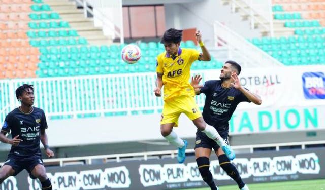 Riyatno Abiyoso (persik fc)