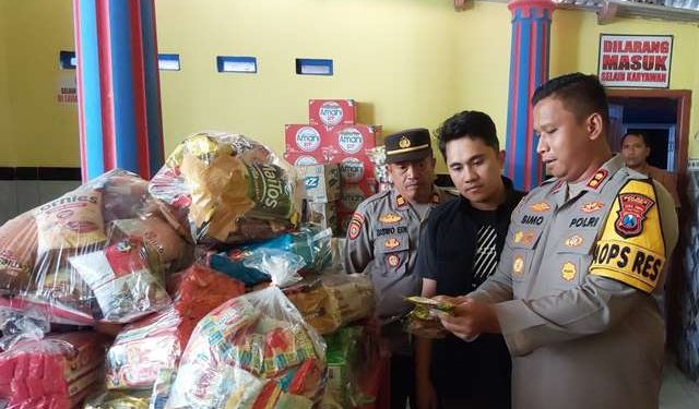Kapolres Kediri AKBP Bimo Ariyanto saat memeriksa gudang UD Tiga Putra Grosir (istimewa)