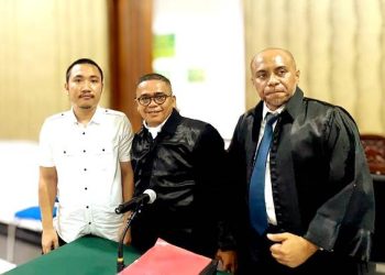 Chrisma Dharma Ardiansyah, Ketua Koperasi NMS didampingi penasehat hukum (istimewa)