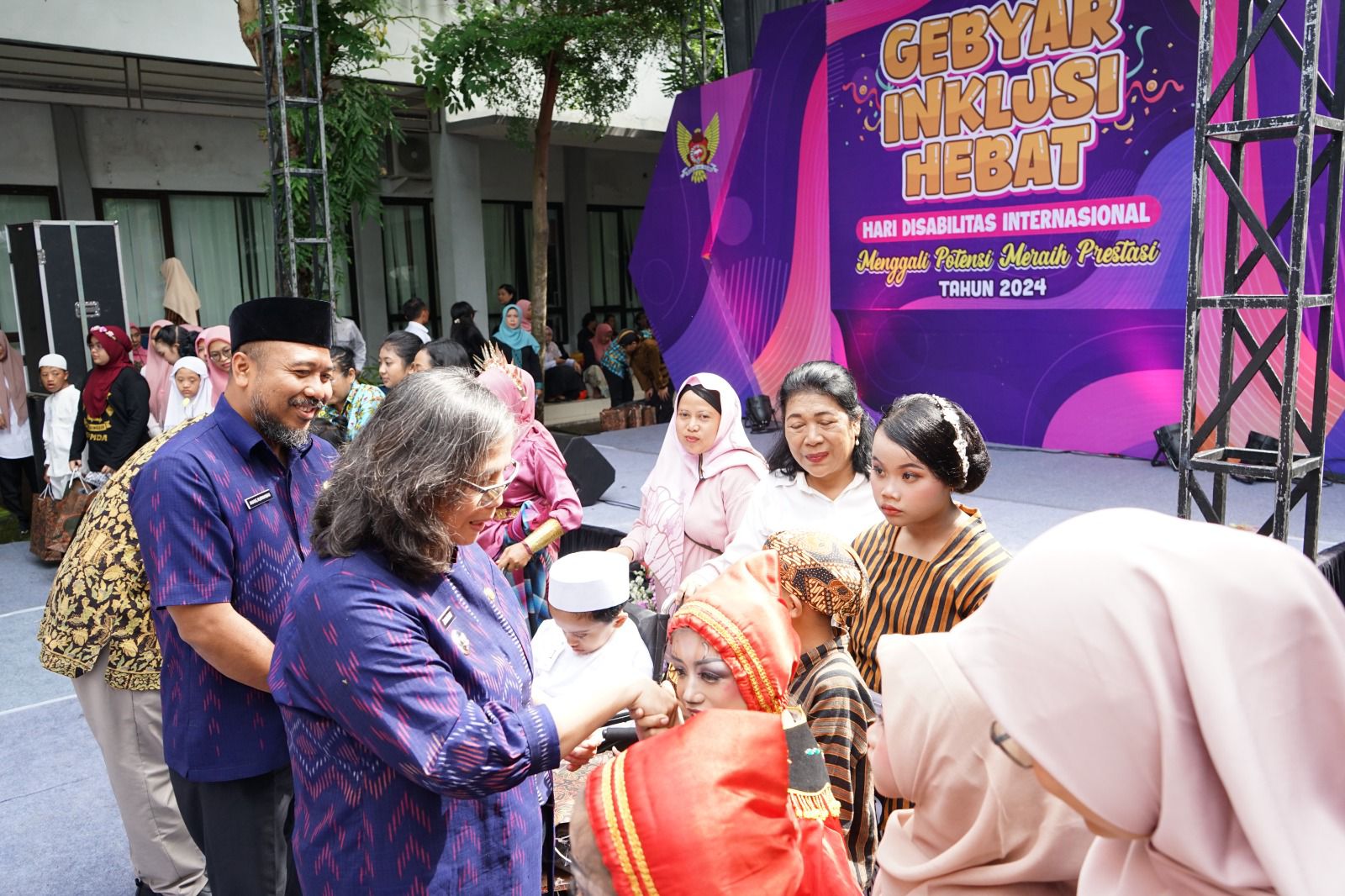 Buka Gebyar Inklusi Hebat, Pj Wali Kota Kediri : Pemkot Kediri Komitmen Hadirkan Ruang Ekspresi untuk Penyandang Disabilitas Buka Gebyar Inklusi Hebat, Pj Wali Kota Kediri : Pemkot Kediri Komitmen Hadirkan Ruang Ekspresi untuk Penyandang Disabilitas