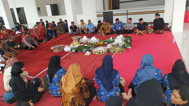 Tasyakuran atas kepulangan arca (Muhamad Dastian Yusuf)