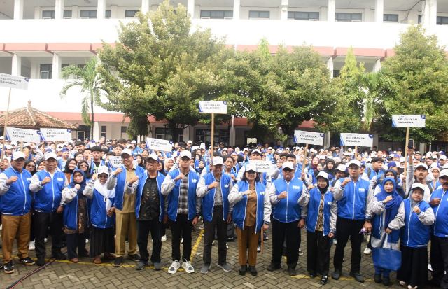 Pj Wali Kota Kediri Lepas 1.365 Mahasiswa Peserta KKN Tematik UN PGRI Kediri