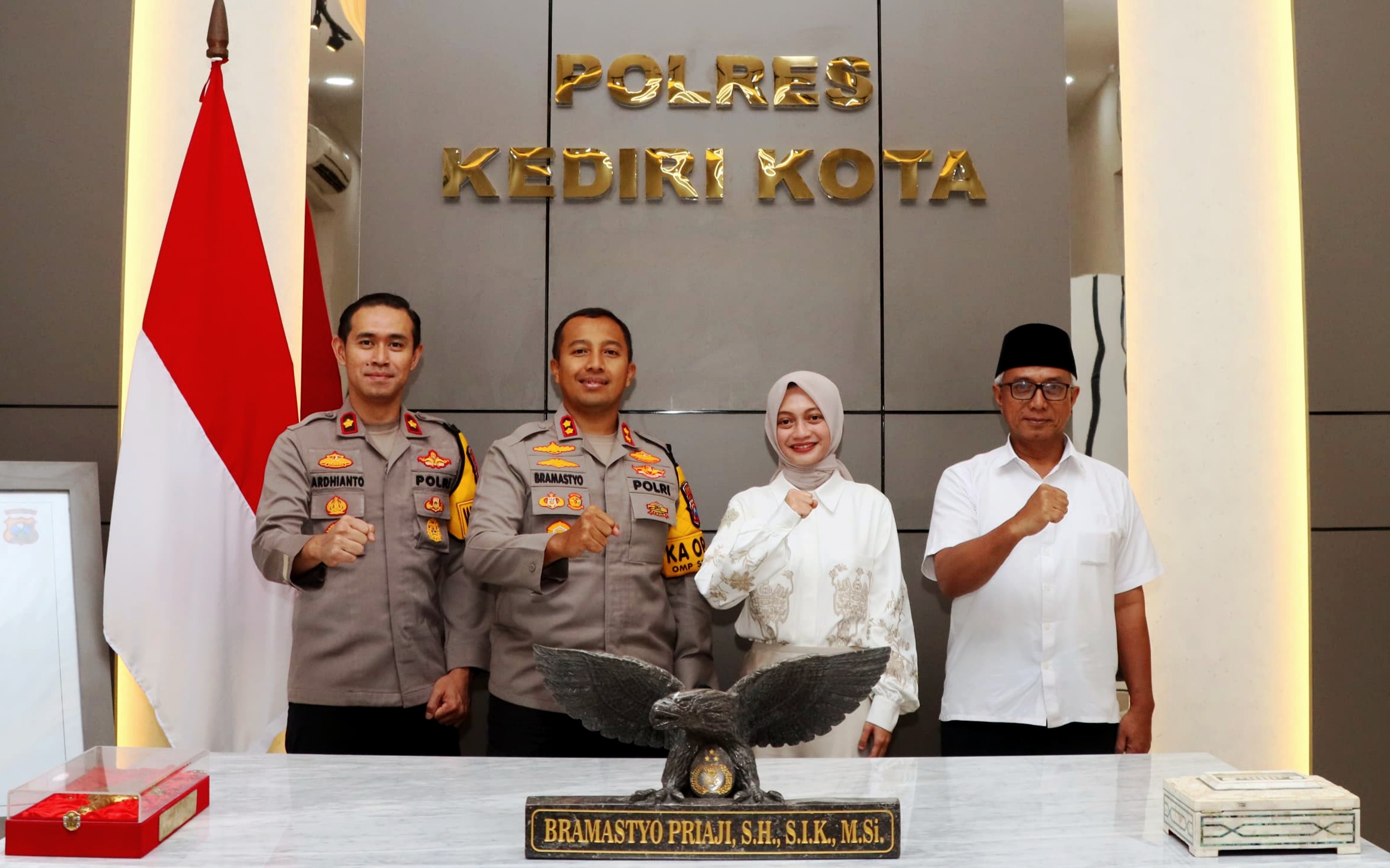Penuhi Janji  Vinanda dan Gus Qowim Silaturahmi ke Kapolres Kediri Kota
